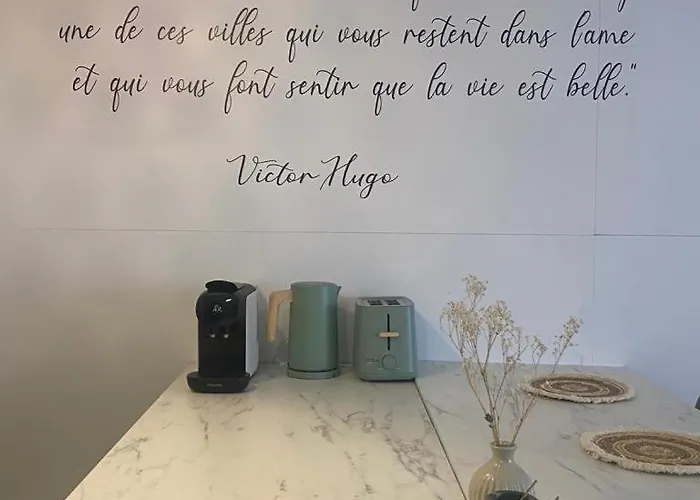 Apartment En Plein Centre De Avec Parking